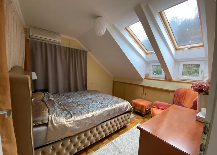 Unique Apartma In The Center דירה *