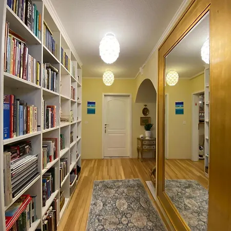 公寓 Unique Apartma In The Center *